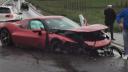 Ferrari distrus complet, intr-un accident rutier grav, in Copaceni. Doua persoane au fost ranite