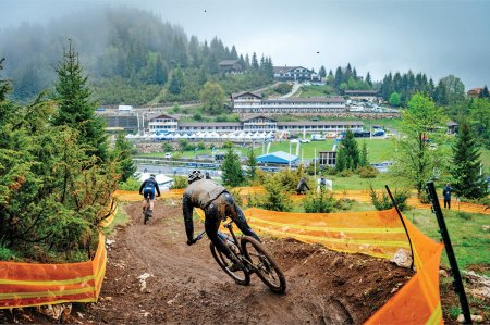 Business sportiv. Cheile Gradistei, capitala europeana a ciclismului off-road. Campionatul European de Mountain Bike, organizat la Fundata, a adunat la start 400 de ciclisti din 32 de tari