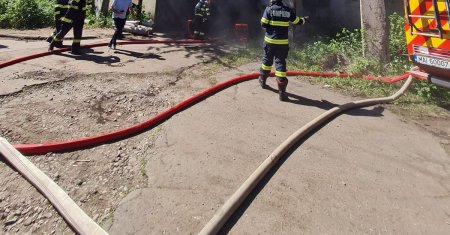Incendiu puternic in municipiul Ploiesti! O hala cu reziduuri petroliere arde iar autoritatile au emis un mesaj RO-Alert