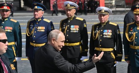 De ce doi ofiterii rusi nu l-au salutat pe Putin la parada de Ziua Victoriei VIDEO