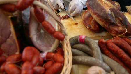 Productia de carne a Romaniei, in crestere in luna martie