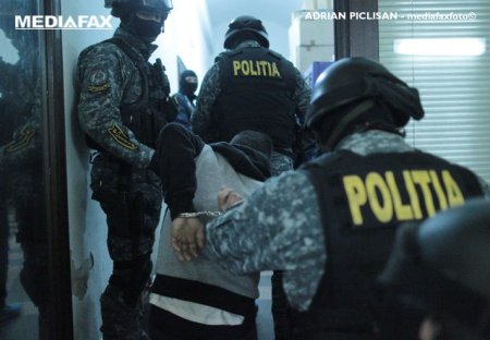 Stupefiantele au impanzit Romania. 12 persoane au fost retinute la Cluj pentru trafic de droguri si spalare de bani