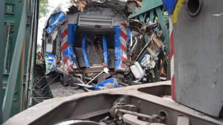Accident feroviar cu zeci de raniti in Buenos Aires. Doua trenuri s-au ciocnit pe un pod