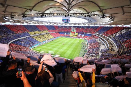 Discursuri manifest in direct, inainte de FCSB - CFR Cluj: MApN  ar trebui sa salute zecile de mii de fani care scandeaza «<span style='background:#EDF514'>STEAUA</span>»