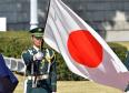 Armata japoneza are nevoie de mai multe femei, dar inca nu reuseste sa faca fata hartuirii