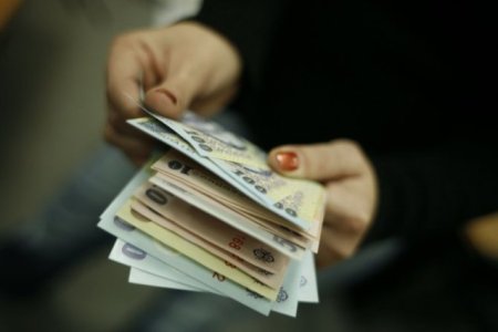 Ce spune Ciolacu despre cresterea salariului minim: Intentia clara a Guvernului e sa creasca la 3.700 de lei