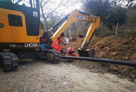 Barbat din Arges, mort dupa ce a fost surprins de un mal de pamant cand lucra la canalizare