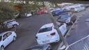 VIDEO. Ce a facut un hot care nu a reusit sa iasa din parcare cu masina pe care incarca sa o fure