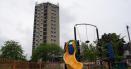 Un copil de cinci ani a murit dupa ce a cazut de la etajul 15 al unui bloc turn din Londra. Vecinii sunt revoltati si cer ancheta