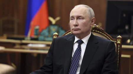 Putin numeste un alt economist in functia de adjunct al ministrului rus al Apararii
