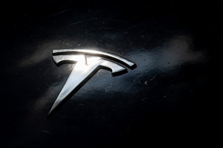 Conducerea Tesla neaga ca ar cauta un inlocuitor pentru Elon Musk