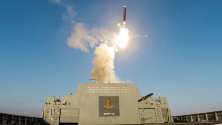 Kim Jong-un a inspectat noul sau distrugator, a supravegheat un test cu rachete de croaziera si a cerut accelerarea nuclearizarii marinei nord-coreene