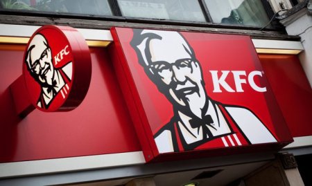 Bursa. Investitorii platesc un multiplu mai mic pentru <span style='background:#EDF514'>PROFIT</span>urile Sphera Franchise Group decat pentru <span style='background:#EDF514'>PROFIT</span>urile McDonald's, Yum! Brands, AmRest Holdings si Heavitree Brewery