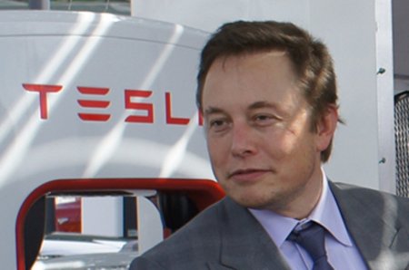 Elon Musk ramane CEO. Tesla dezminte informatiile aparute