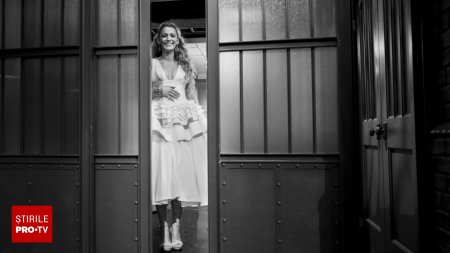 Blake Lively a atras toate privirile pe strazile din New York. Ce tinuta a purtat actrita. GALERIE FOTO