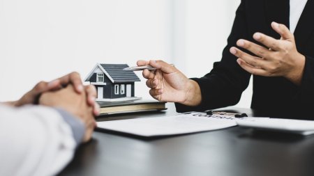 Cum identifici apartamentele care sunt o <span style='background:#EDF514'>INVESTITIE</span> pe termen lung?