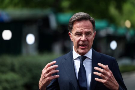 Cheltuieli defensive in doua trepte. Compromisul lui Rutte pentru summitul NATO