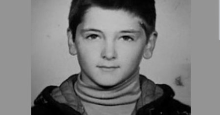 Recunosti vedeta din imagine? A fost unul dintre cei mai ravniti prezentatori TV din Romania