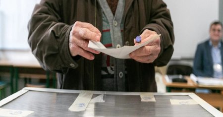 Roman delegat la o sectie de votare din Anglia: Voturile s-au cam impartit frateste. Se pot intampla anumite magarii