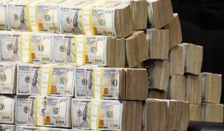 Ce are de pierdut SUA din cauza unui dolar slabit: va fi mai orientata pe termen scurt, mai putin rezistenta si mult mai dependenta de bunavointa strainilor