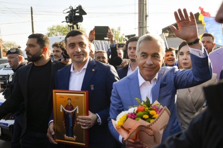 George Simion a votat alaturi de Calin Georgescu: Suntem aici cu o singura dorinta. Sa facem dreptate pentru Romania
