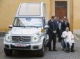 Un papamobil al Papei Francisc va fi transformat in unitate medicala pentru copii