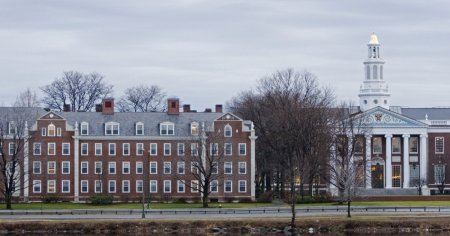 Trump vrea sa priveze Universitatea Harvard de finantare federala. Primeste miliarde de dolari de la contribuabili in fiecare an